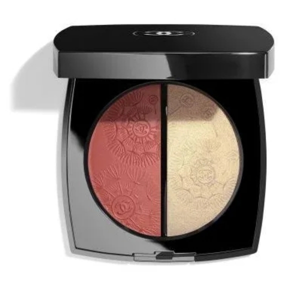 CHANEL Other - NEW!!! CHANEL Light and Berry Blush & Highlighter Duo